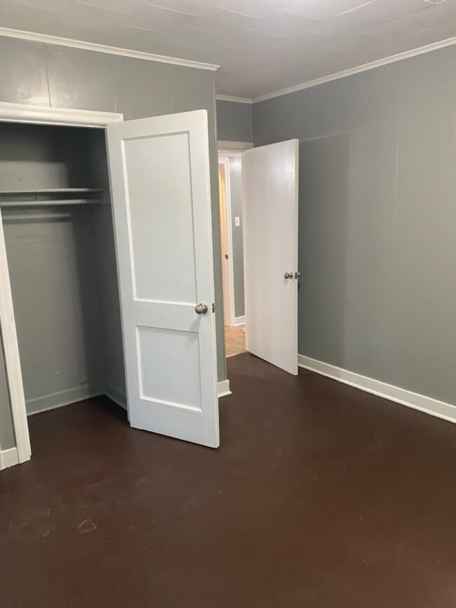 Building Photo - 2830 Little St