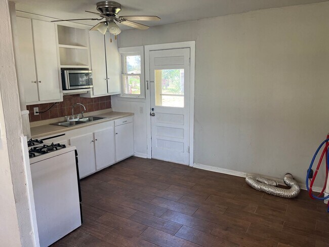 Foto del edificio - Merkel TX; 2/1 corner lot!