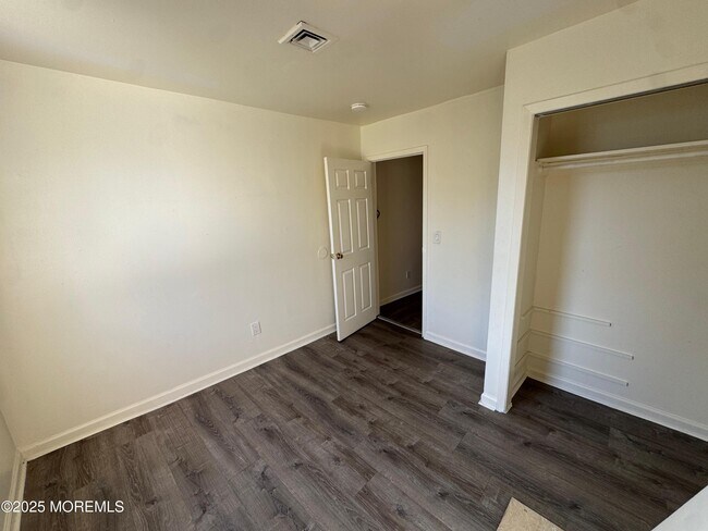 Foto del edificio - 724 Cortlandt St