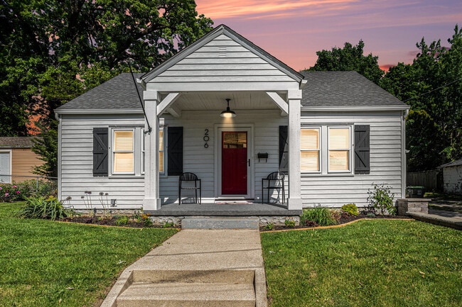 Building Photo - 206 Academy St