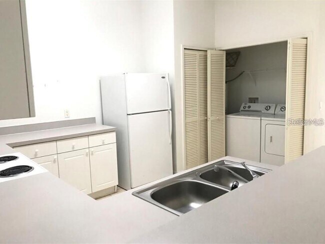 Foto del edificio - 2792 Club Cortile Cir