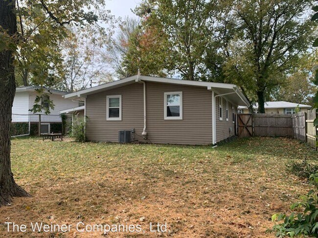 Building Photo - 3 br, 1 bath House - 1212 Eastern Dr.