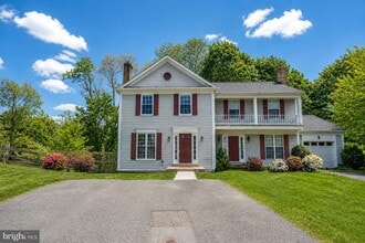 Building Photo - 11 Noblewood Ct