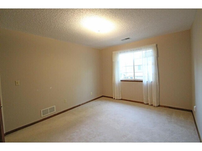 Foto del edificio - 207 Primrose Ct