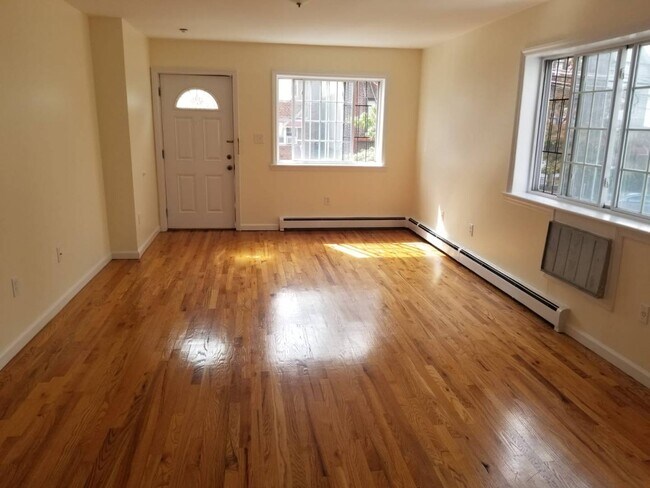 Foto del edificio - 847 E 226th St