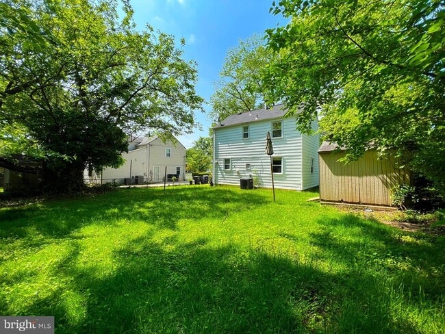 Building Photo - 7009 Hawthorne St