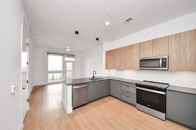 Building Photo - 2810 Riverby Rd