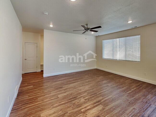 Foto del edificio - 292 N Gibbons Ln