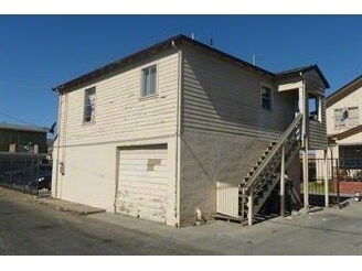 Foto del edificio - 228 Maple Ave