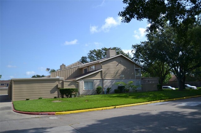 Foto del edificio - 2372 Woodland Park Dr