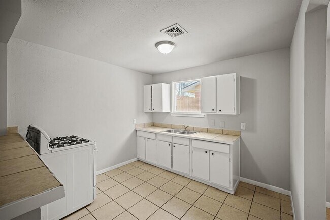 Foto del edificio - 4403 Trafalgar Dr