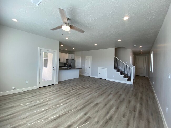 Building Photo - BRAND NEW 4 BEDROOM TOWNHOME!