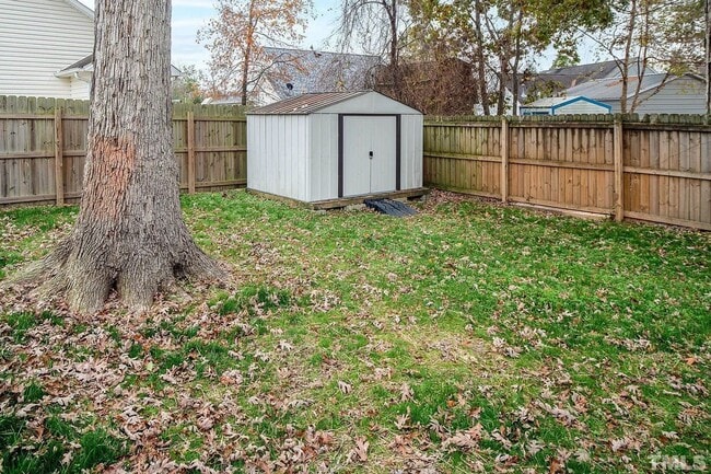 Building Photo - Room in 5 Bedroom Home at Oregon Landing Pl