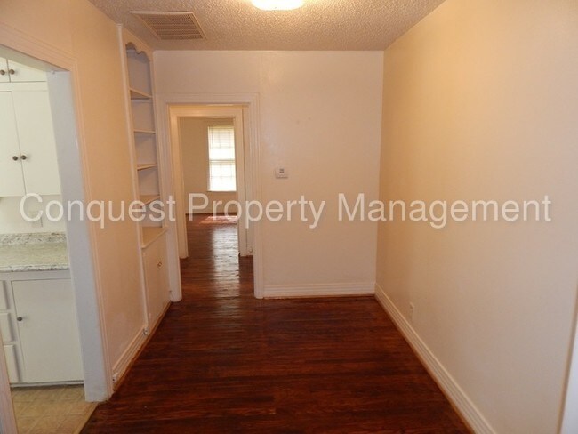 Foto del edificio - Quaint 1 Bedroom Duplex on Donnybrook