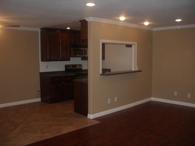 Building Photo - 310 S Miraleste Dr