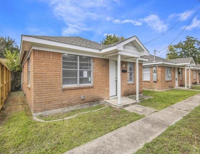 Building Photo - 1309 Malvern St