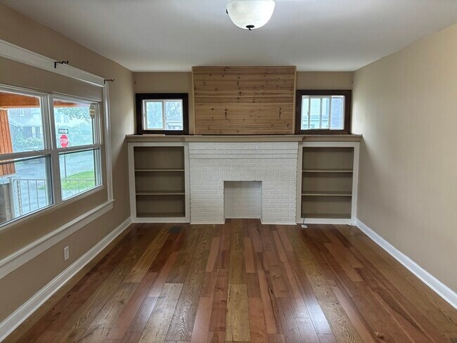 Foto del edificio - 73 N Oakley Ave