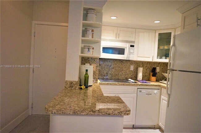 Building Photo - 301 Sunrise Dr