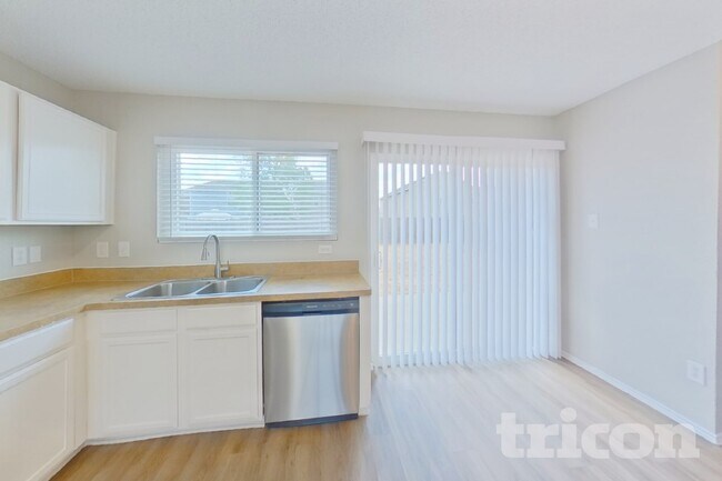 Foto del edificio - 1708 Vineridge Ln