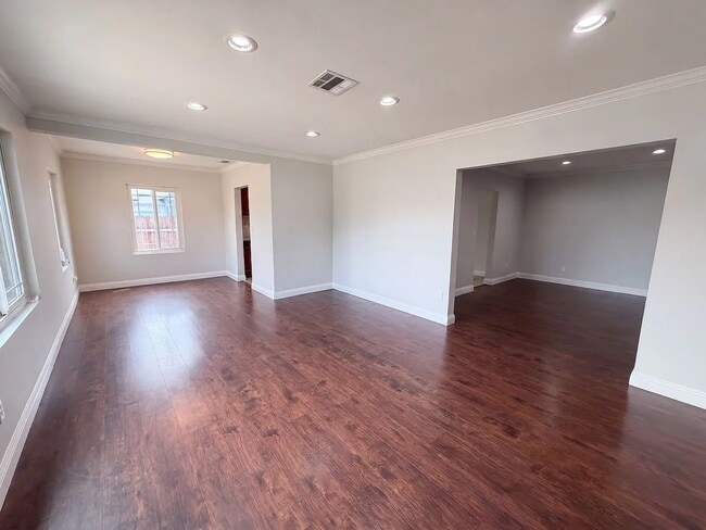 Foto del edificio - 16510 Rosemary Dr