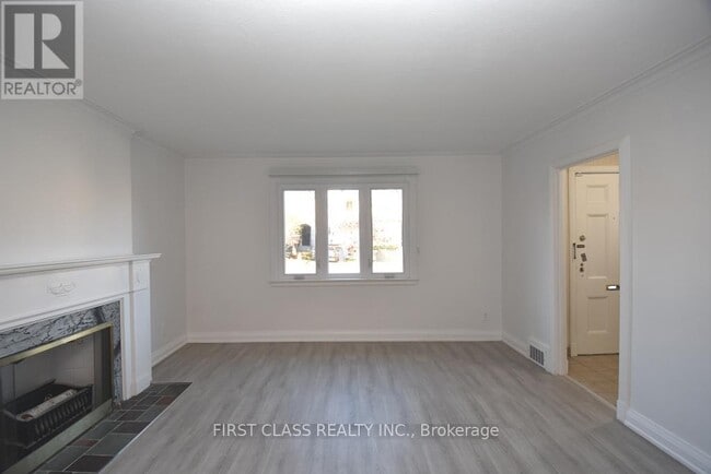 Building Photo - 129 Felbrigg Ave