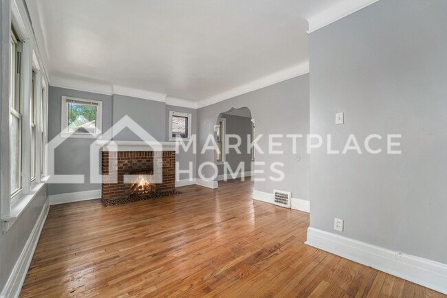 Building Photo - 14856 Sussex St Upper
