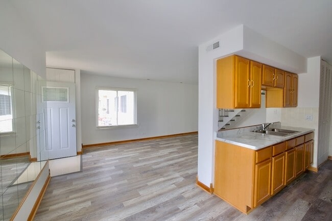 Building Photo - 1483 Cornell Ct