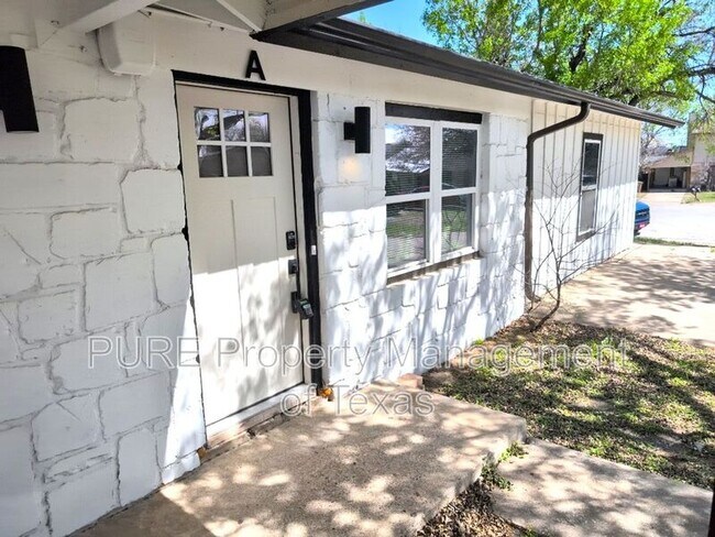 Building Photo - 3413 Lynridge Dr