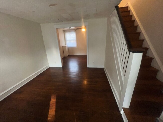 Foto del edificio - Classic Two Bedroom Townhome w/ Optional 3...