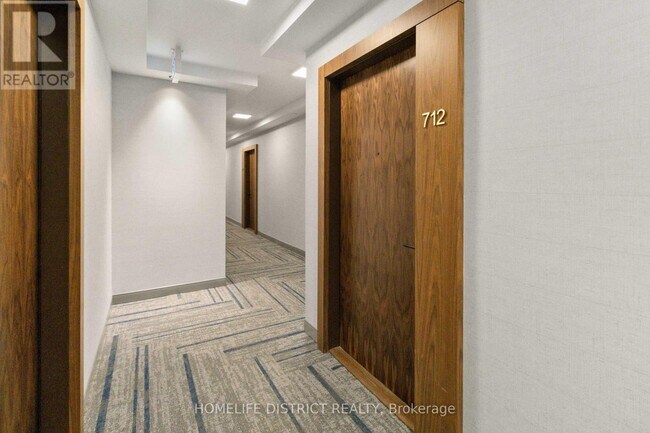 Building Photo - 509 Dundas St W