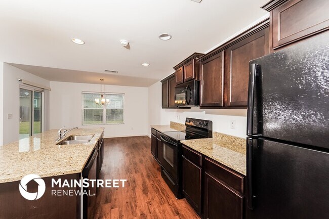 Foto del edificio - 915 Hawthorn Ln