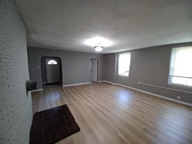 Foto del edificio - 10179 Bon Oak Dr