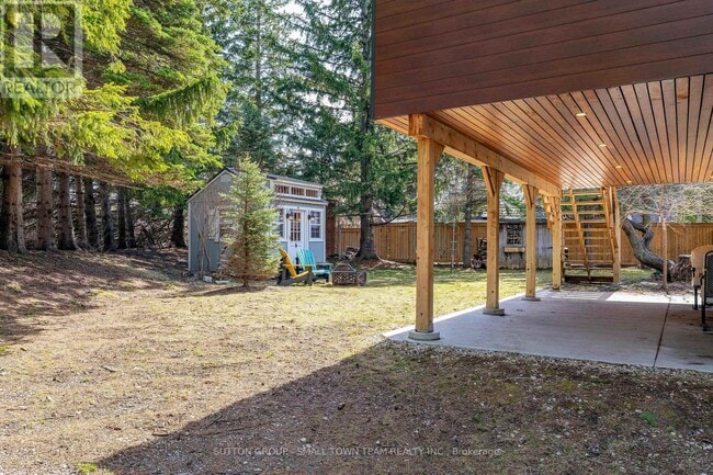 Photo du bâtiment - 114 Lakeshore Rd W