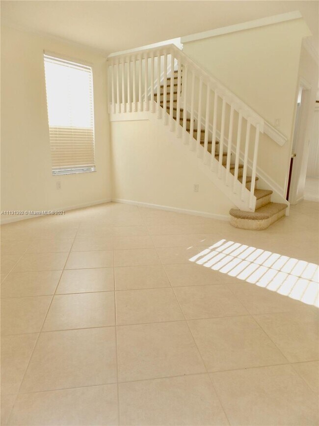 Foto del edificio - 4744 SW 165th Ave