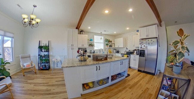 Building Photo - 3D Tour Available - Fenced-in Yard +  2-Ca...