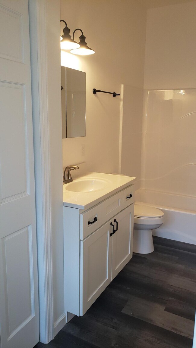 Bathroom - 716 Sassafras St
