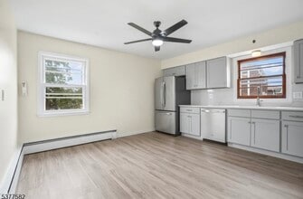 Building Photo - 161 Delafield Ave