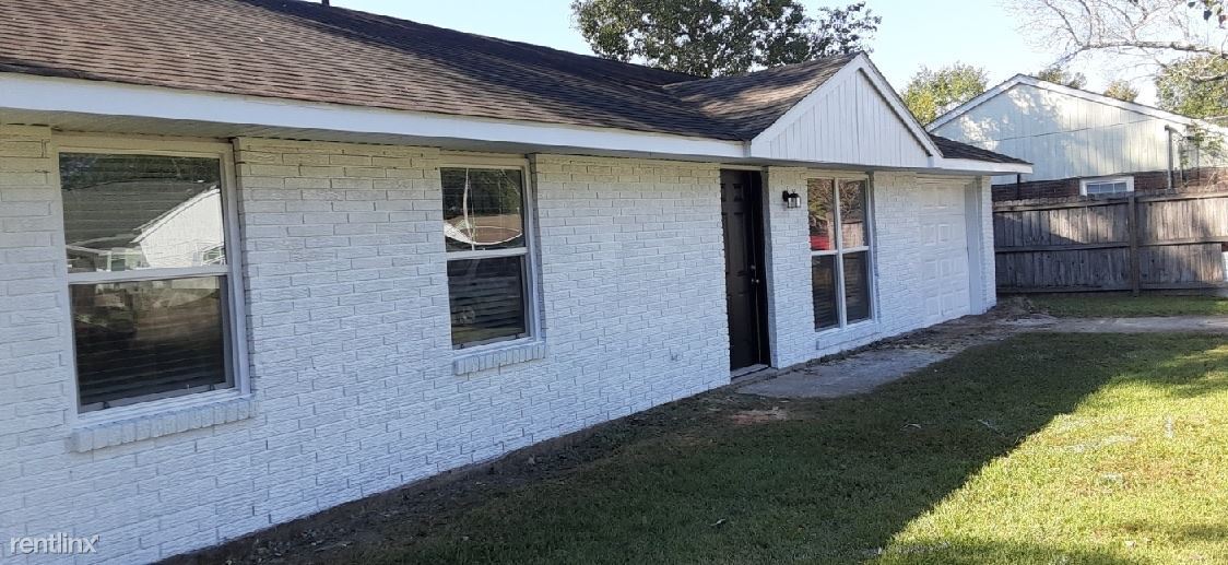 3 br, 1 bath House 15505 Orleans Dr House Rental in Biloxi, MS