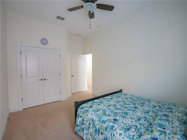 Building Photo - 305 Navigator Dr