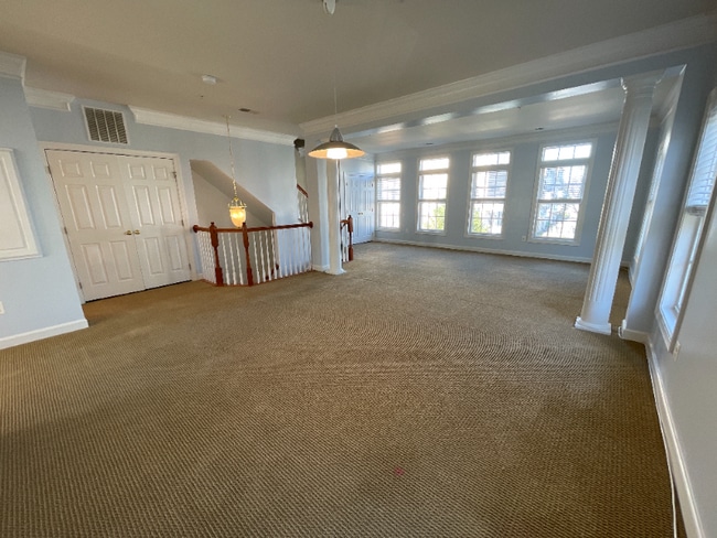 Building Photo - 635 Pelican Ave