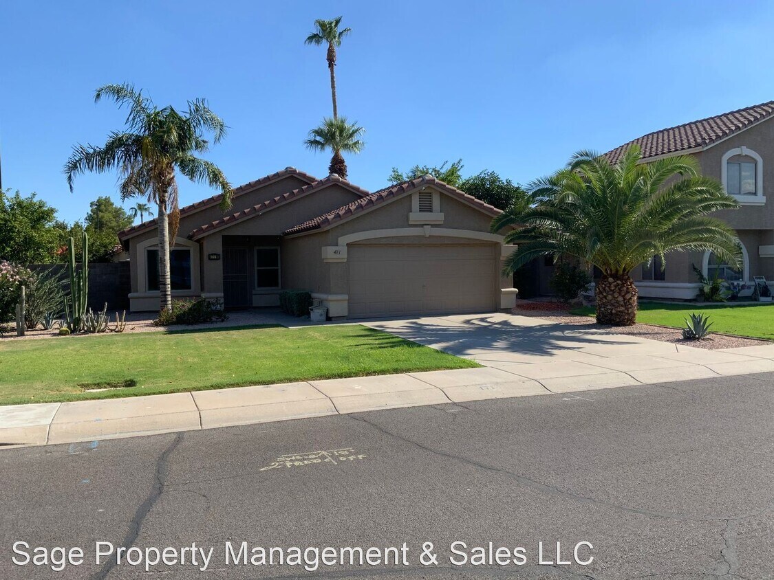 3 br, 2 bath House 471 W Douglas Ave House Rental in Gilbert, AZ