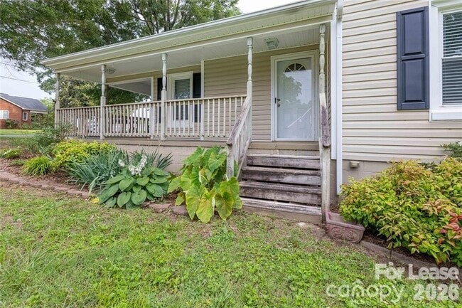 Building Photo - 123 E 2nd St