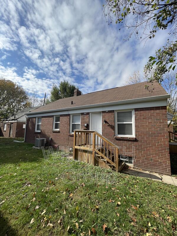 Building Photo - 615 N Tibbs Ave
