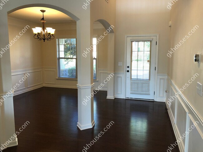 Foto del edificio - 910 Sterling Ln