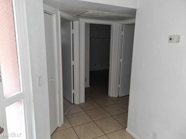 Building Photo - 3 br, 2 bath House - 10791 NW 14th St Apt 293