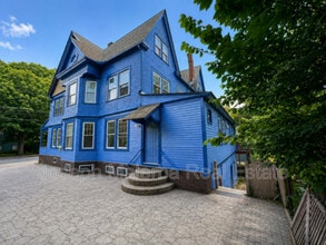 Building Photo - 195 Laurel Hill Ave