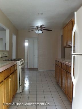 Building Photo - 14628 S Aprilia Ave