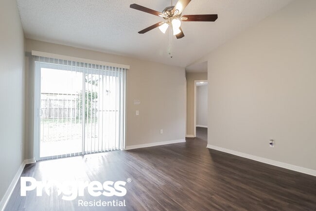 Building Photo - 8231 Rain Forest Dr