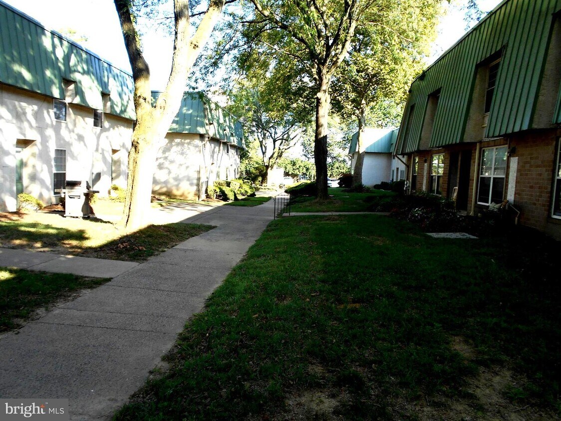 Foto principal - 441 Tomlinson Rd