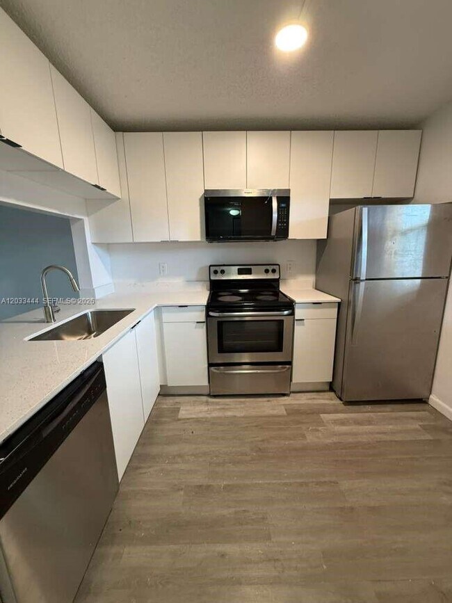 Foto del edificio - 9220 NW 1st St